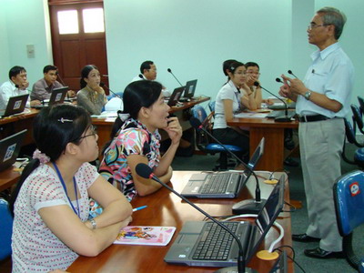 Thực hiện kéo dài thời gian làm việc đối với giảng viên đến tuổi nghỉ hưu